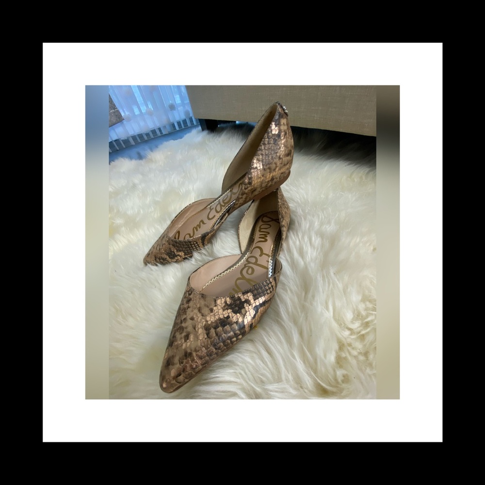 Flat shoes